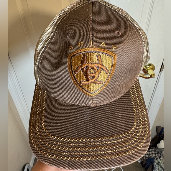 Ariat‎ Hat Cap Strap Back Brown Adjustable Embroidered Logo NWOT - Picture 1 of 6